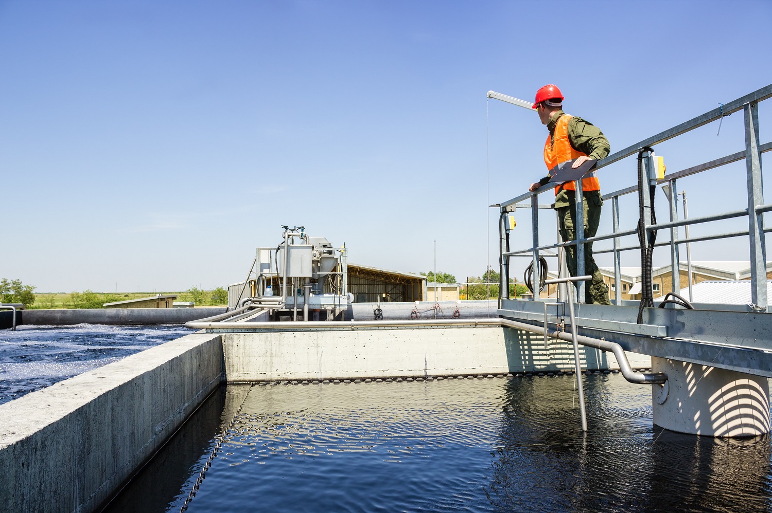 Controlling H2S in wastewater treatment works